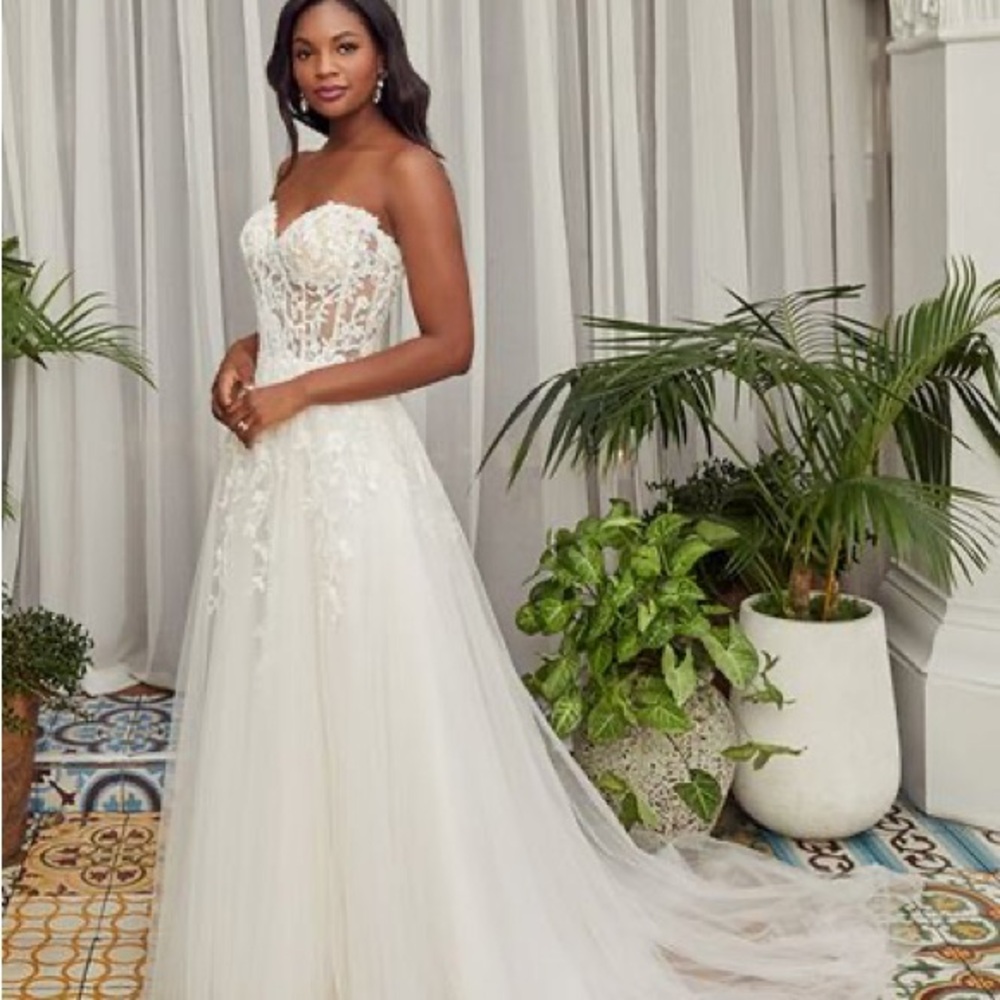 NWT!!! Beloved by Casablanca Bridal Wedding Dress